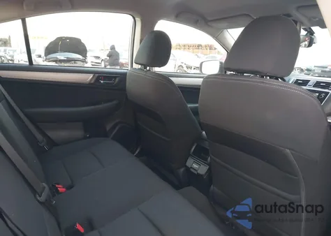 2018 Subaru Legacy 2.5I Premium z USA, uszkodzony, nr VIN 4S3BNAF61J3044049